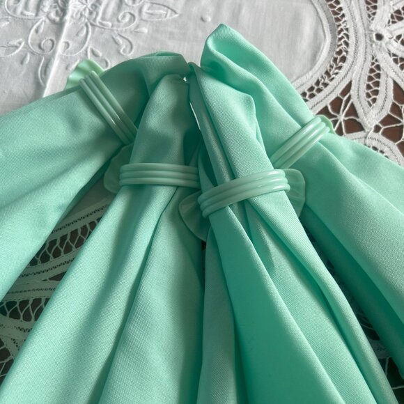 Vintage Mint Green Dinner Napkins and Shell Rings Set of 4 Coastal Home Dining - Picture 5 of 9